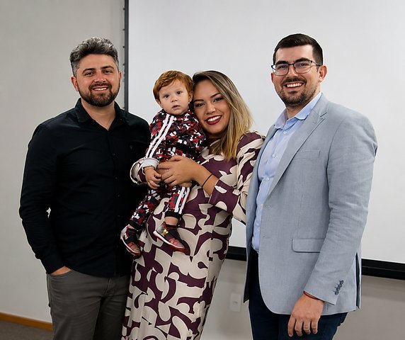 Jean com Bruno e Bianca Ogata no Instituto Elã Vital