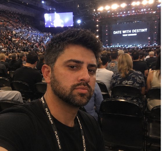 Jean Milano na plateia do evento